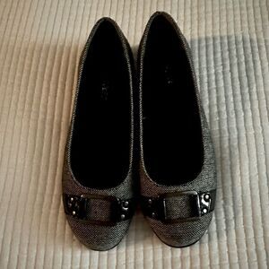 Aerosoles black and white tweed flats with buckle.